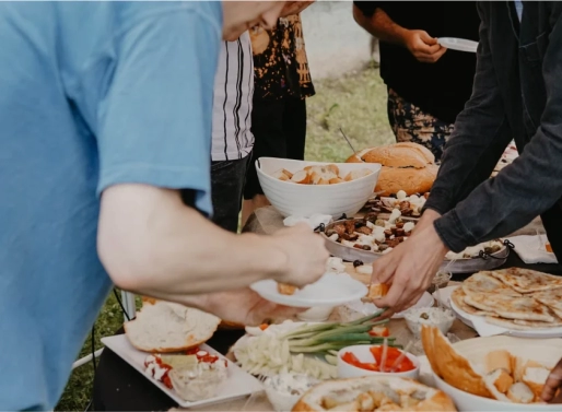 1000 Daily Dining Delight Credit for Each Guest